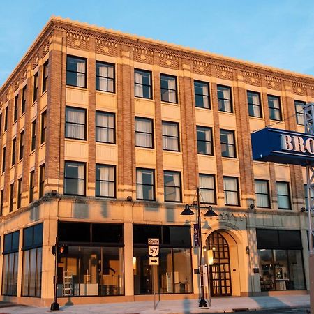 Ariel Broadway Hotel Lorain Exterior foto
